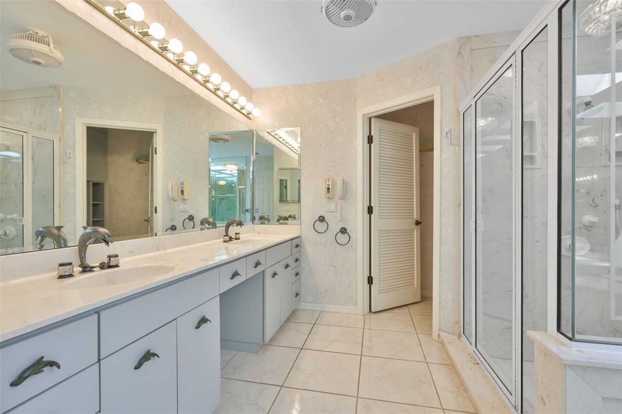 1927 E View Drive , Sun City Center, FL 33573 Photo