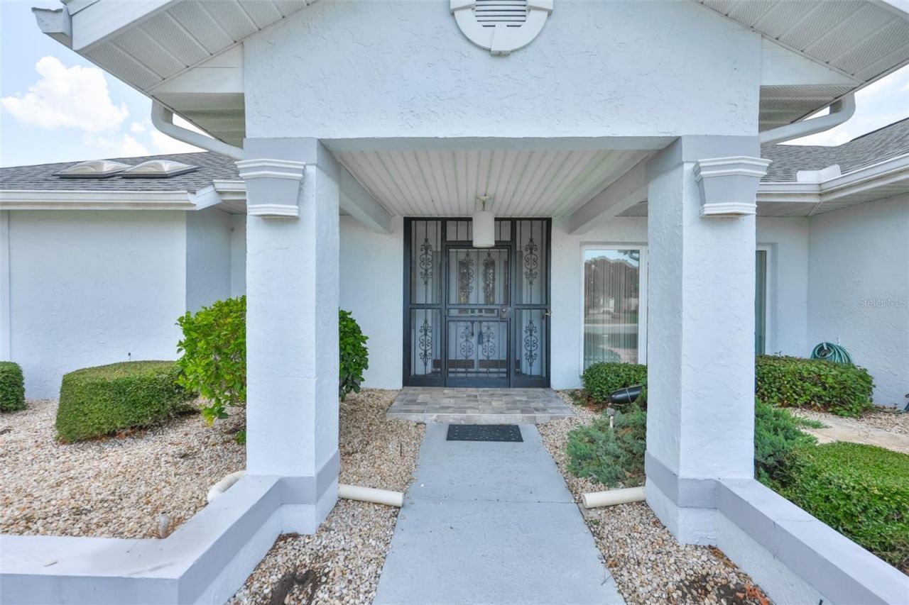 1927 E View Drive , Sun City Center, FL 33573 Photo