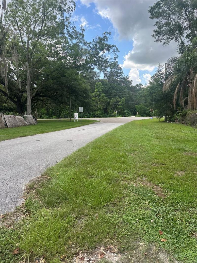 237 Broad Street , Masaryktown, FL 34604 Photo