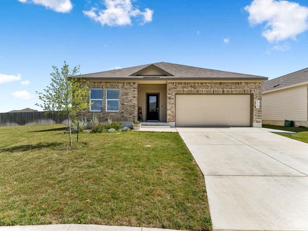 2724 Sierra Chicas LN, Seguin, TX 78155