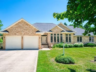 5382 Meadowlawn Road, Handy Twp, MI 48836