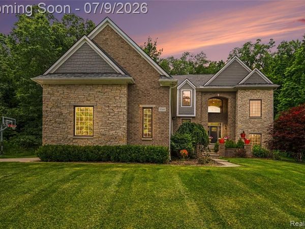 3544 Woodridge Drive, Genoa Twp, MI 48843