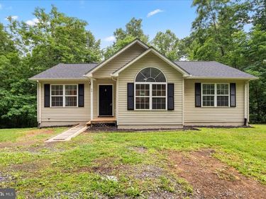 94 TEE COURT, LINDEN, VA 22642