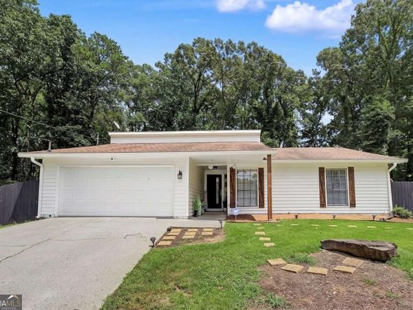 10 Saratoga Drive, Lawrenceville, GA 30044