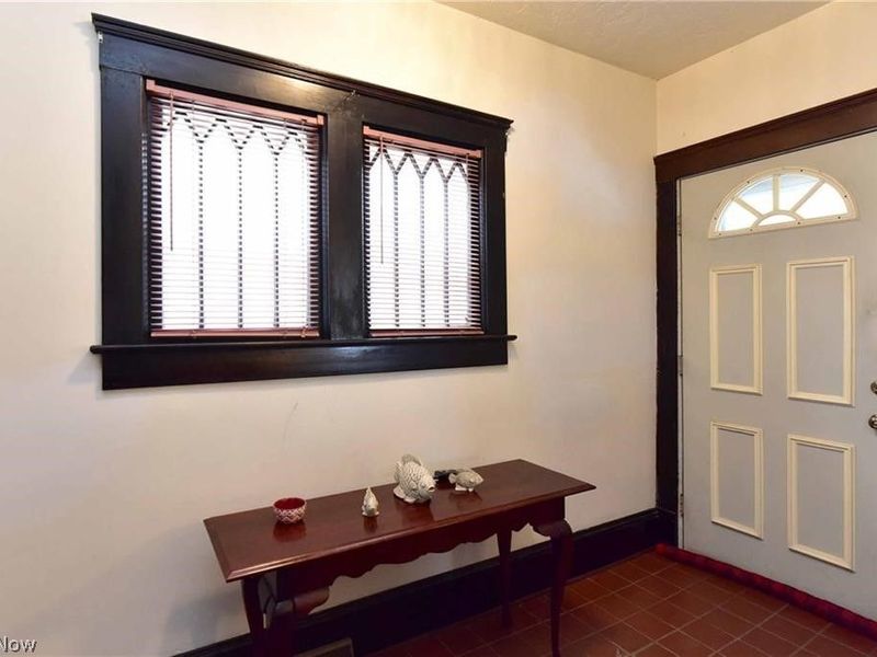 1618 BRANCH Avenue, Cleveland, OH 44113 Photo 2