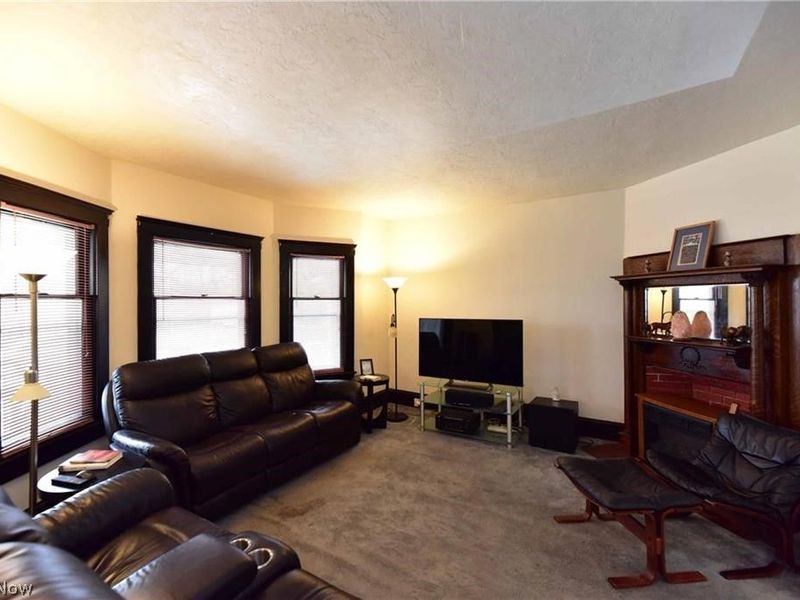 1618 BRANCH Avenue, Cleveland, OH 44113 Photo 3