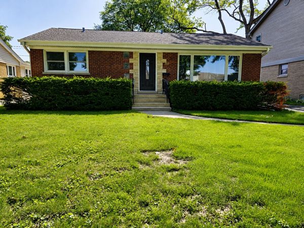 307 N Fairview Avenue N, Mount Prospect, IL 60056