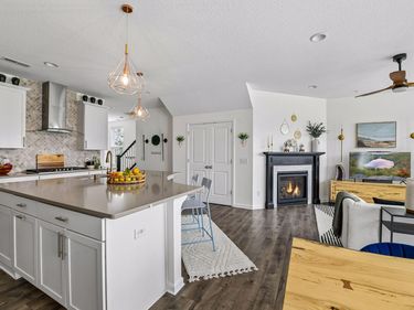 5981 Walnut Grove Lane N, Plymouth, MN 55446