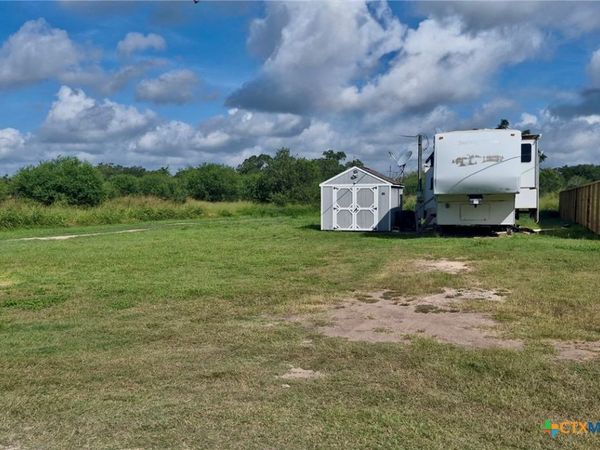 405 W 2nd Street , Nordheim, TX 78141