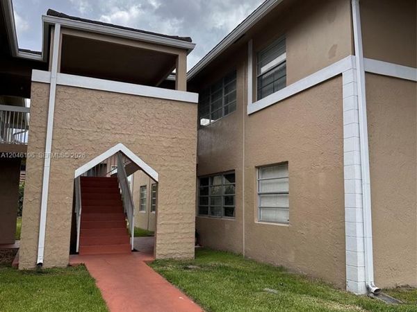 9976 Twin Lakes Dr , Unit 35-E, Coral Springs, FL 33071