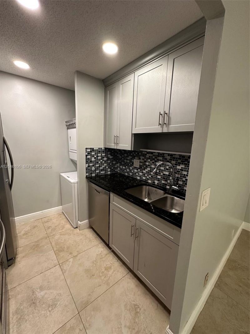 9976 Twin Lakes Dr , Unit 35-E, Coral Springs, FL 33071 Photo