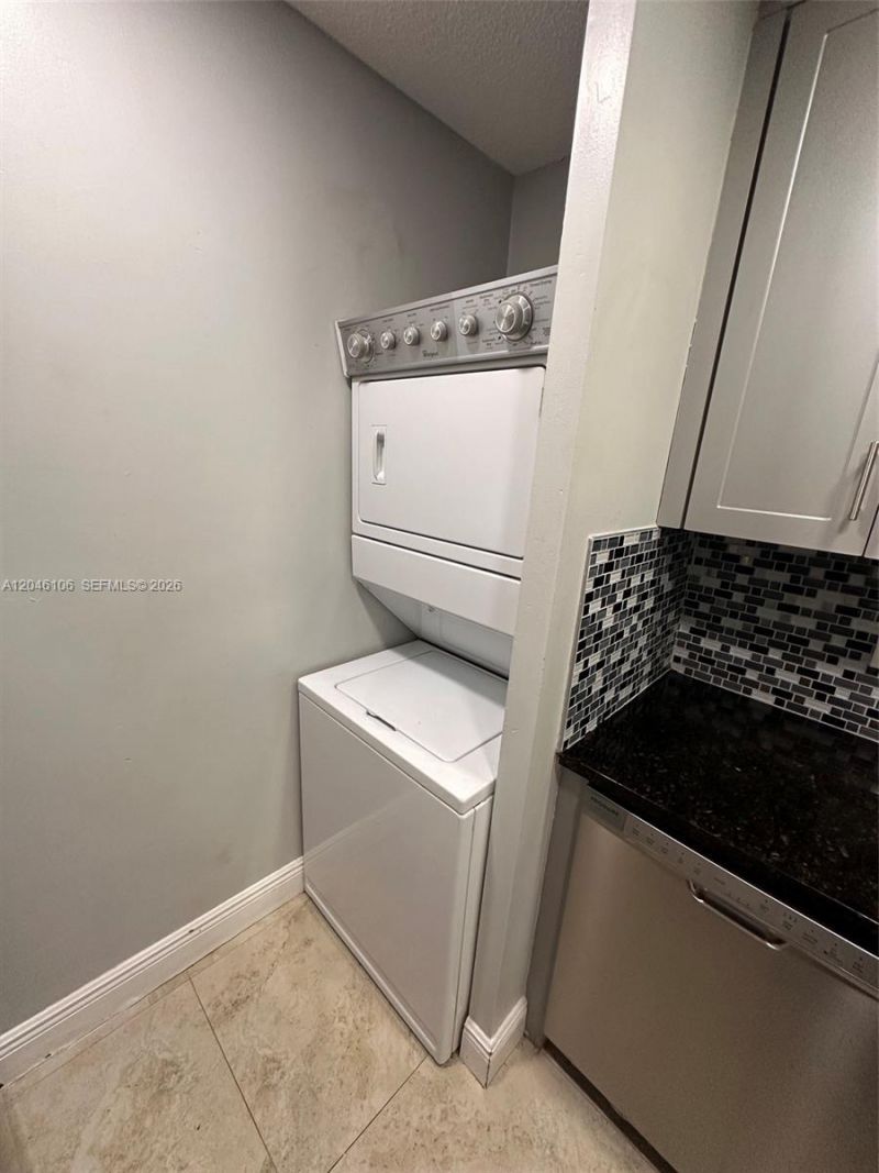 9976 Twin Lakes Dr , Unit 35-E, Coral Springs, FL 33071 Photo