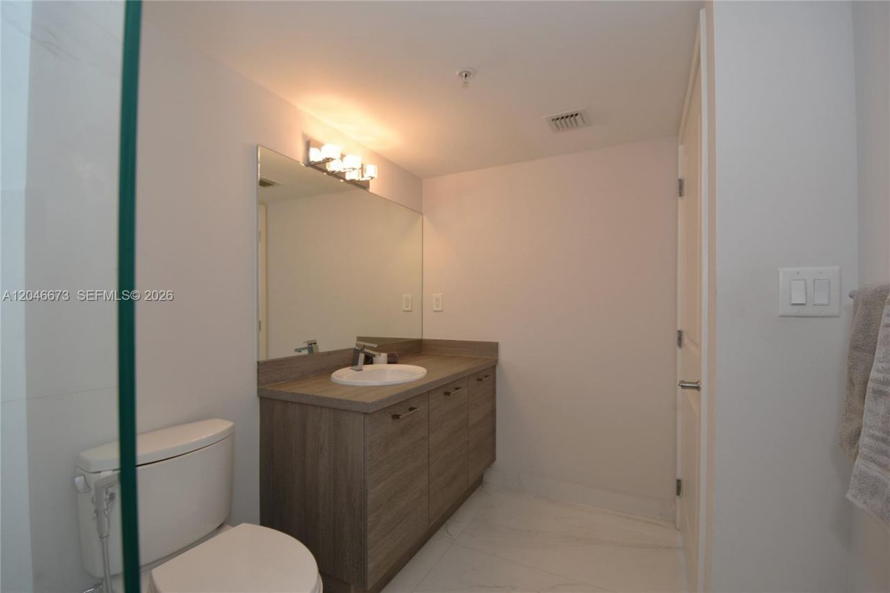 400 Sunny Isles Blvd , Unit 521, Sunny Isles Beach, FL 33160 Photo