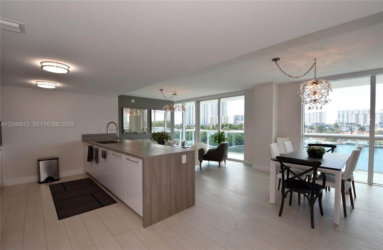 400 Sunny Isles Blvd , Unit 521, Sunny Isles Beach, FL 33160 Photo