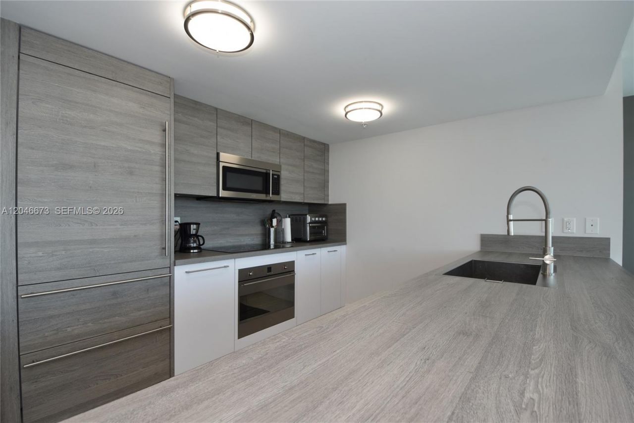 400 Sunny Isles Blvd , Unit 521, Sunny Isles Beach, FL 33160 Photo