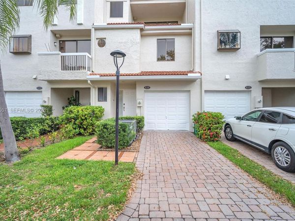 21391 Marina Cove Cir , Unit 14-K, Aventura, FL 33180