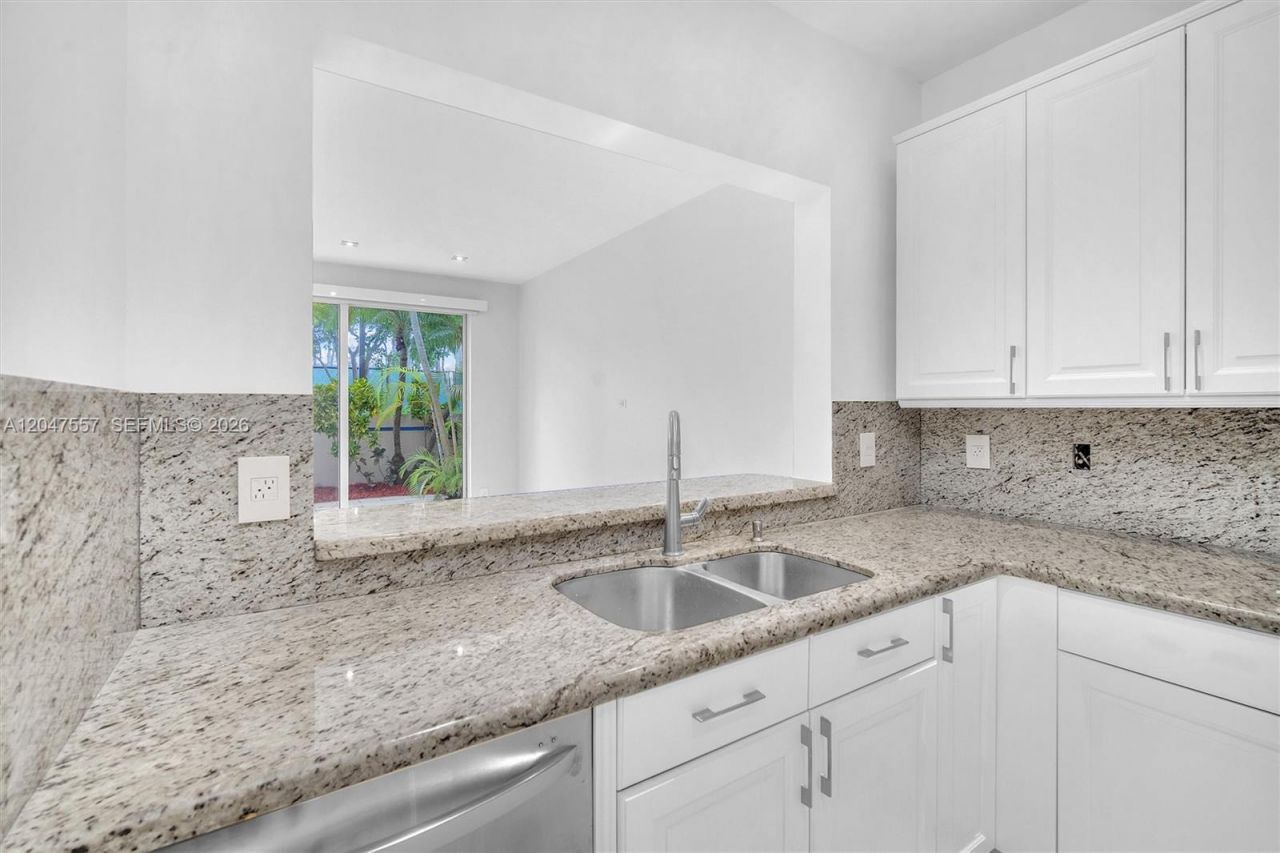 21391 Marina Cove Cir , Unit 14-K, Aventura, FL 33180 Photo