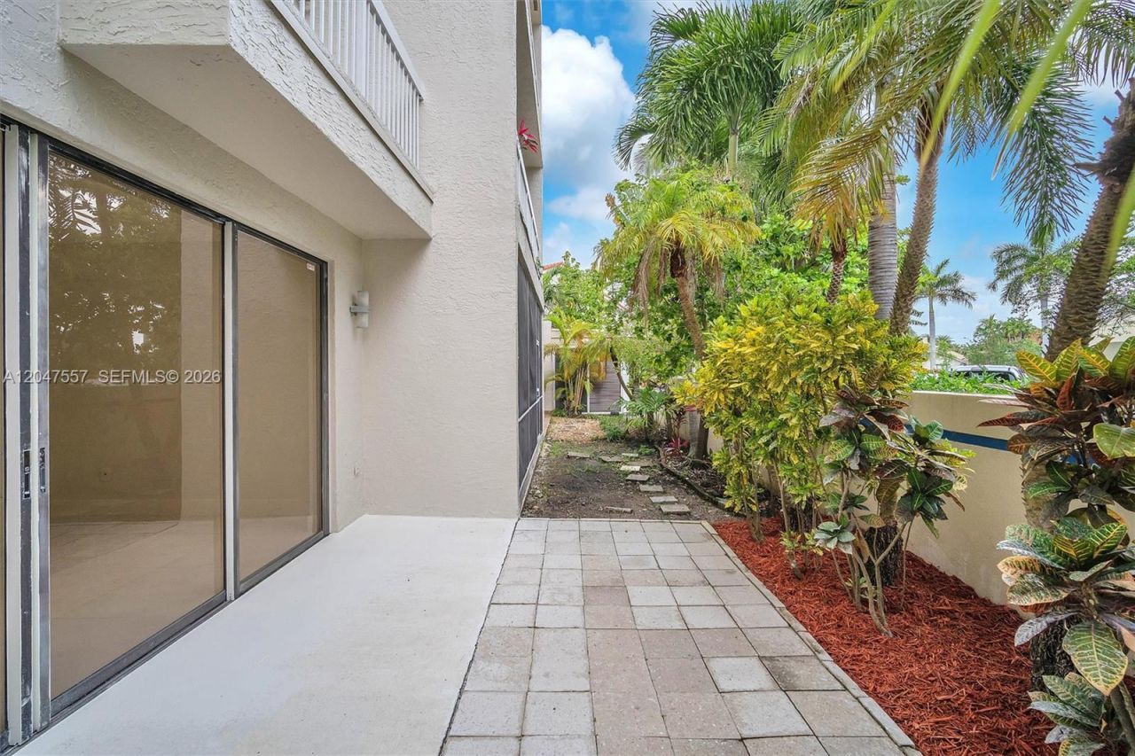 21391 Marina Cove Cir , Unit 14-K, Aventura, FL 33180 Photo