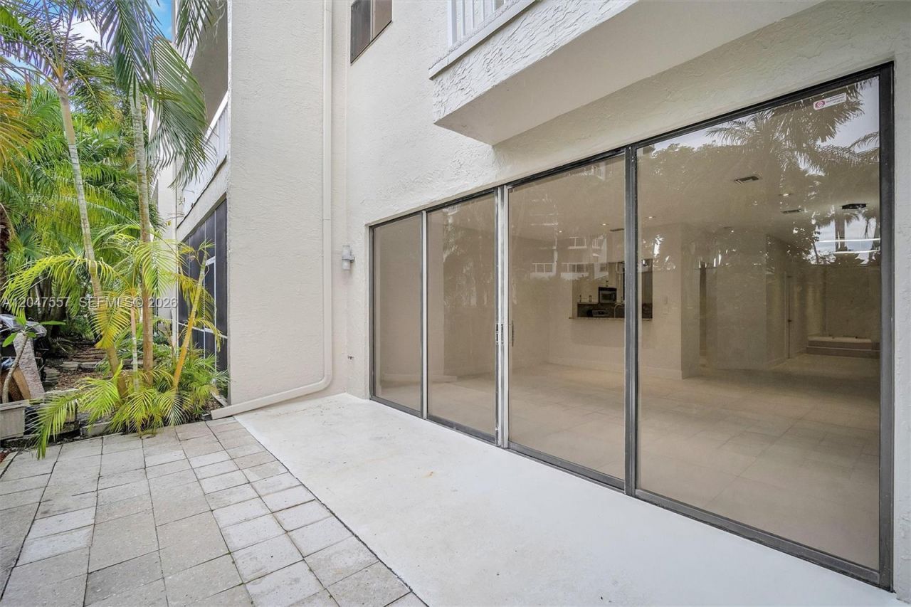 21391 Marina Cove Cir , Unit 14-K, Aventura, FL 33180 Photo