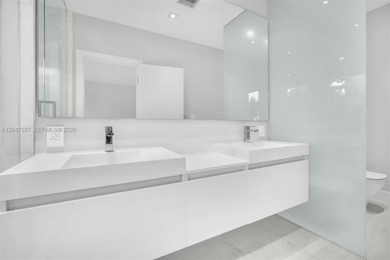 21391 Marina Cove Cir , Unit 14-K, Aventura, FL 33180 Photo