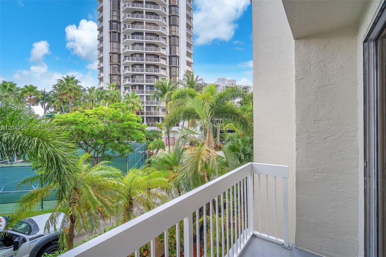 21391 Marina Cove Cir , Unit 14-K, Aventura, FL 33180 Photo