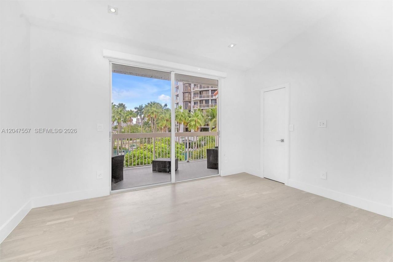 21391 Marina Cove Cir , Unit 14-K, Aventura, FL 33180 Photo