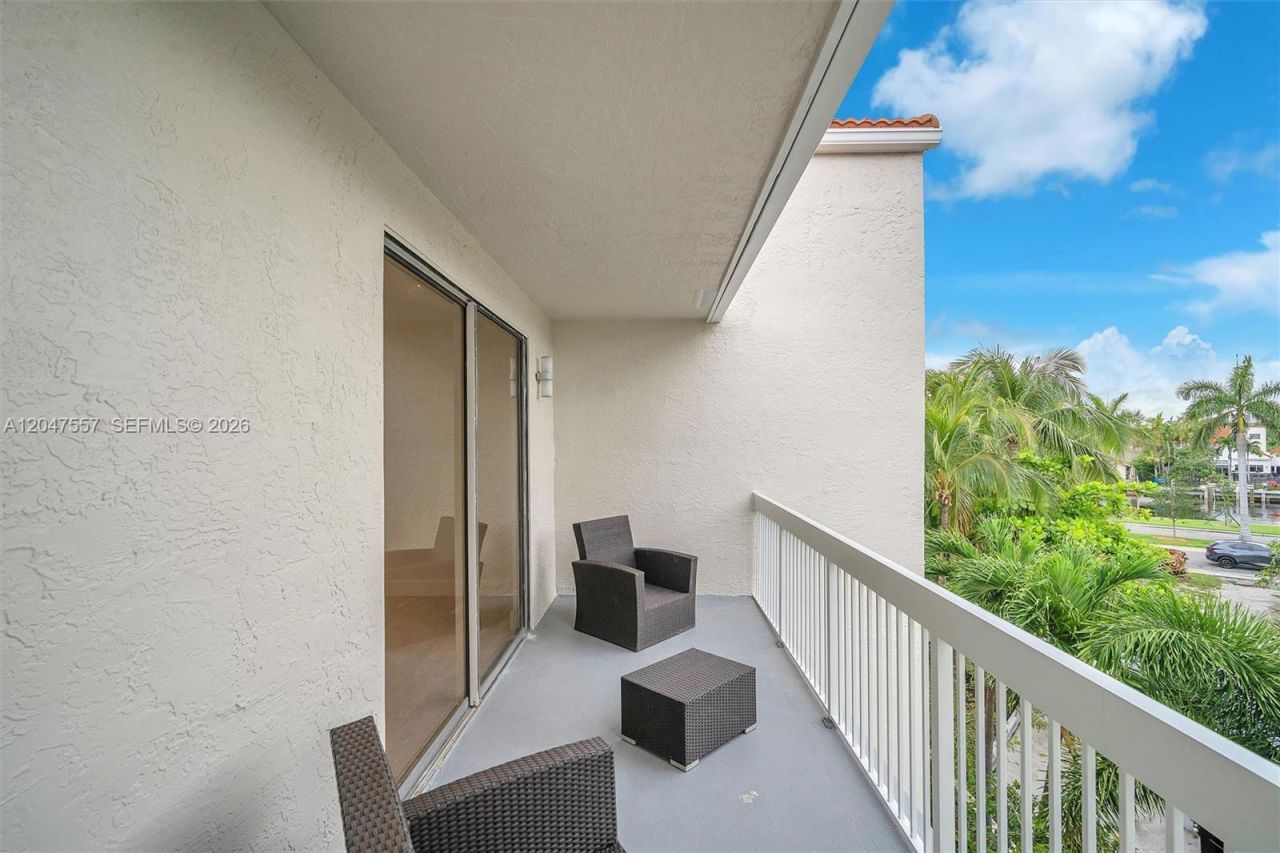21391 Marina Cove Cir , Unit 14-K, Aventura, FL 33180 Photo