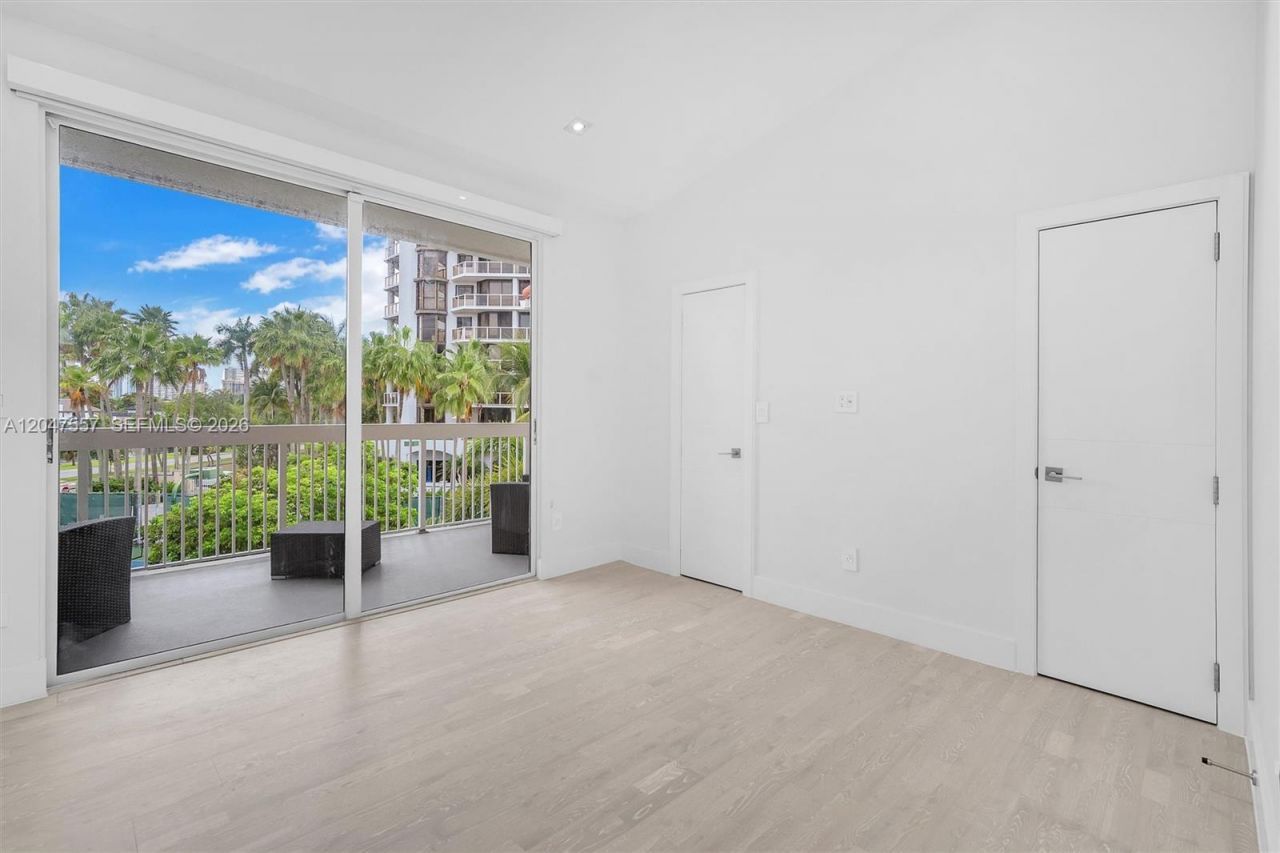21391 Marina Cove Cir , Unit 14-K, Aventura, FL 33180 Photo
