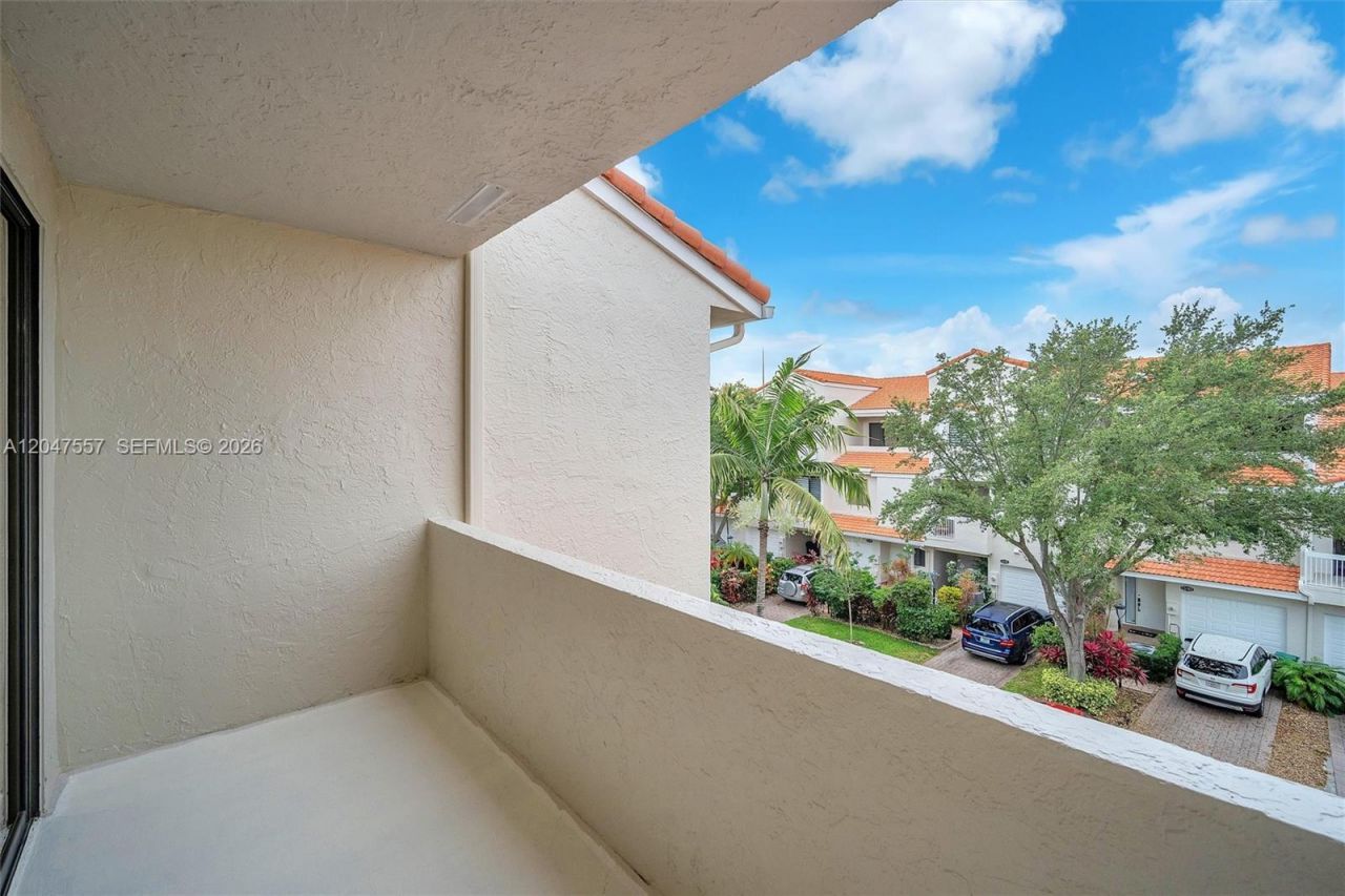 21391 Marina Cove Cir , Unit 14-K, Aventura, FL 33180 Photo