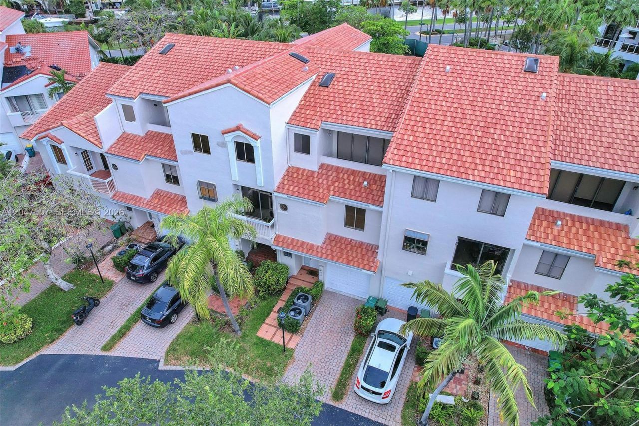 21391 Marina Cove Cir , Unit 14-K, Aventura, FL 33180 Photo