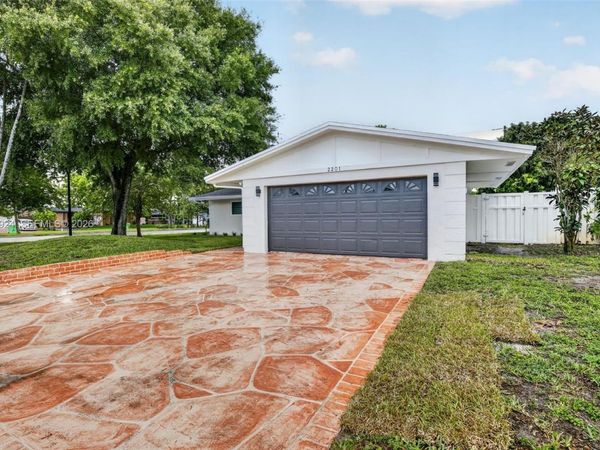 2201 NW 81st Ave, Sunrise, FL 33322