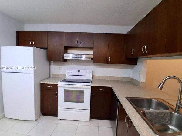 100 NW 76th Ave, Unit 102-2, Plantation, FL 33324