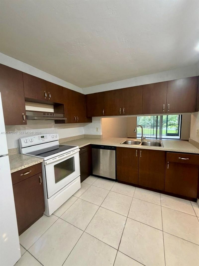 100 NW 76th Ave , Unit 102-2, Plantation, FL 33324 Photo