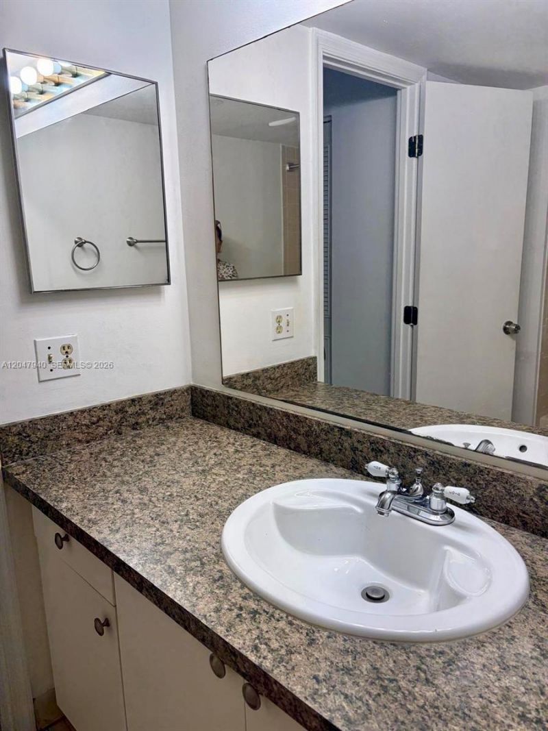 100 NW 76th Ave , Unit 102-2, Plantation, FL 33324 Photo