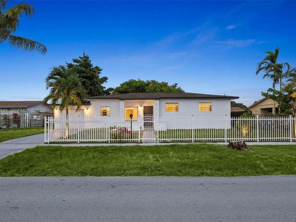 4011 NW 171st St , Miami Gardens, FL 33055