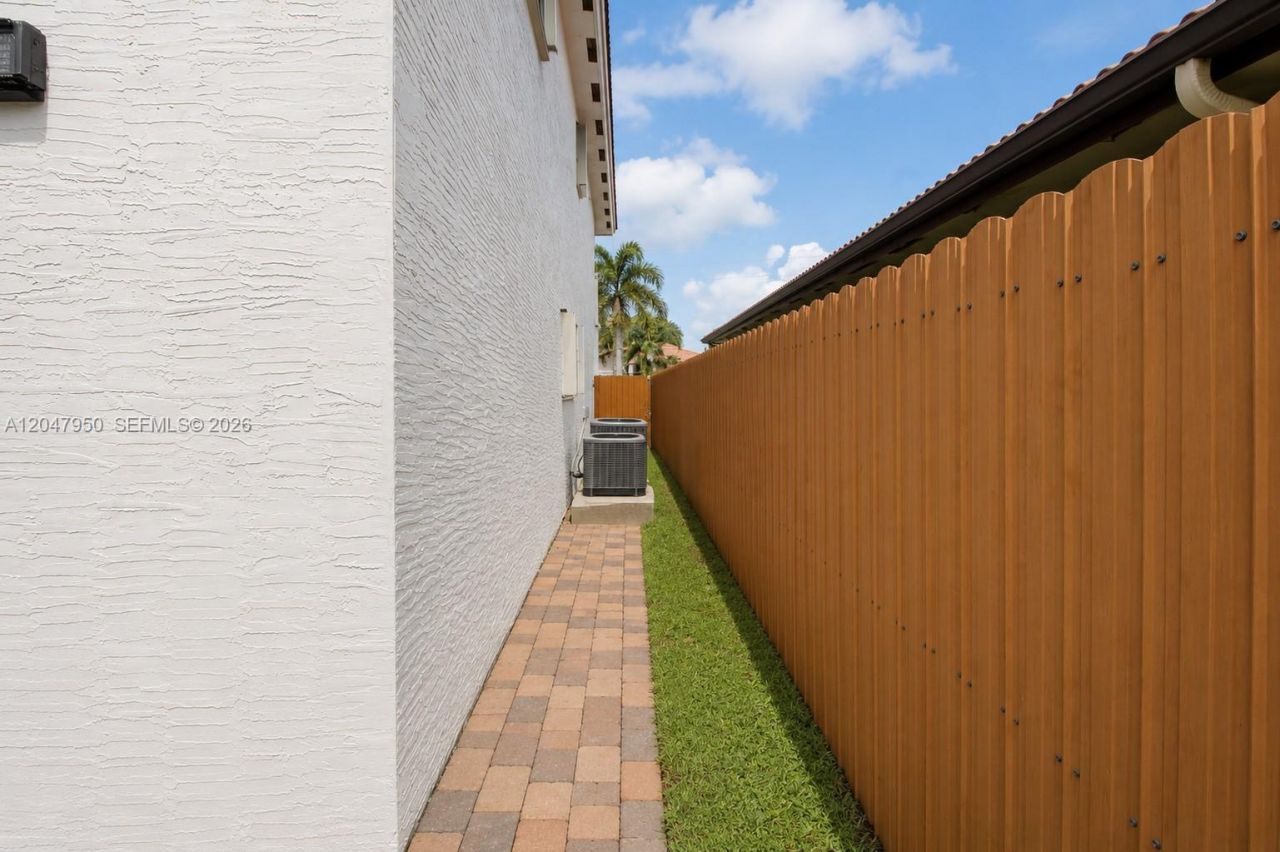1351 NE 41st Pl , Homestead, FL 33033 Photo