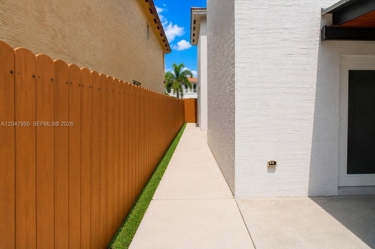 1351 NE 41st Pl , Homestead, FL 33033 Photo