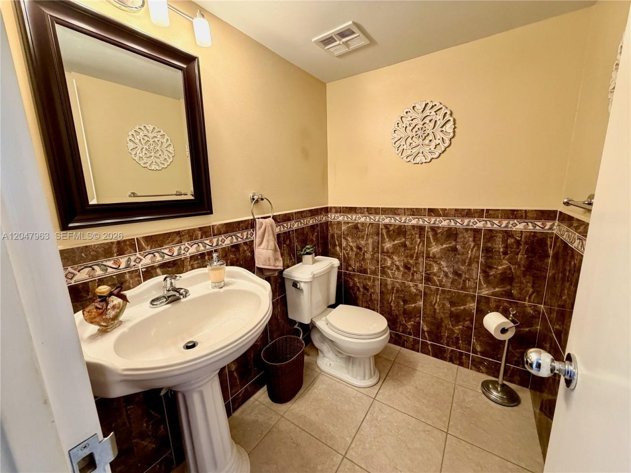 100 Golden Isles Dr, Unit 901, Hallandale Beach, FL 33009 Photo