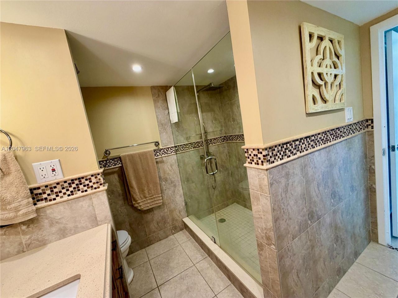 100 Golden Isles Dr, Unit 901, Hallandale Beach, FL 33009 Photo