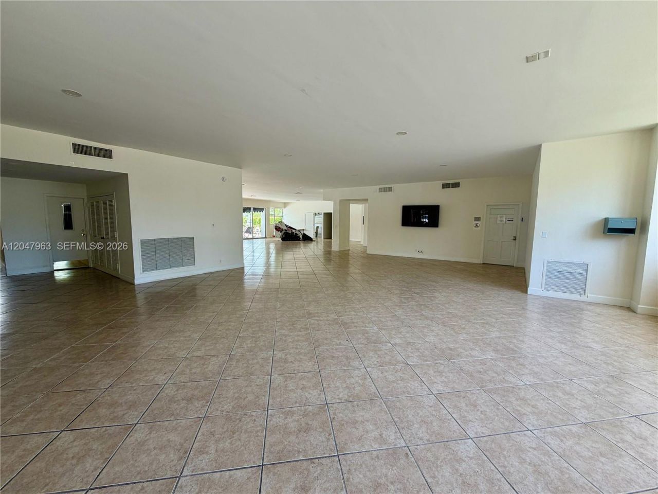 100 Golden Isles Dr, Unit 901, Hallandale Beach, FL 33009 Photo