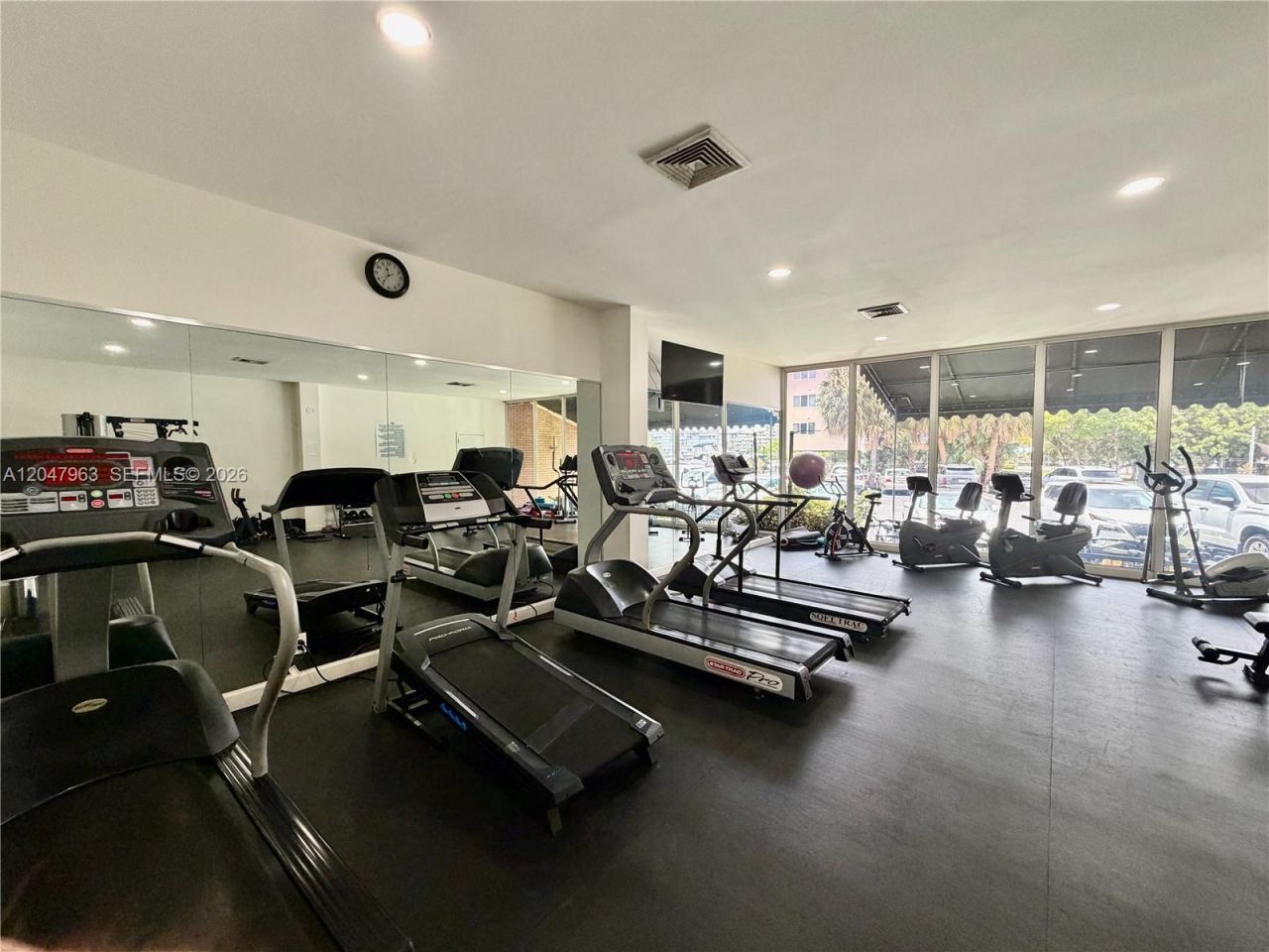 100 Golden Isles Dr, Unit 901, Hallandale Beach, FL 33009 Photo