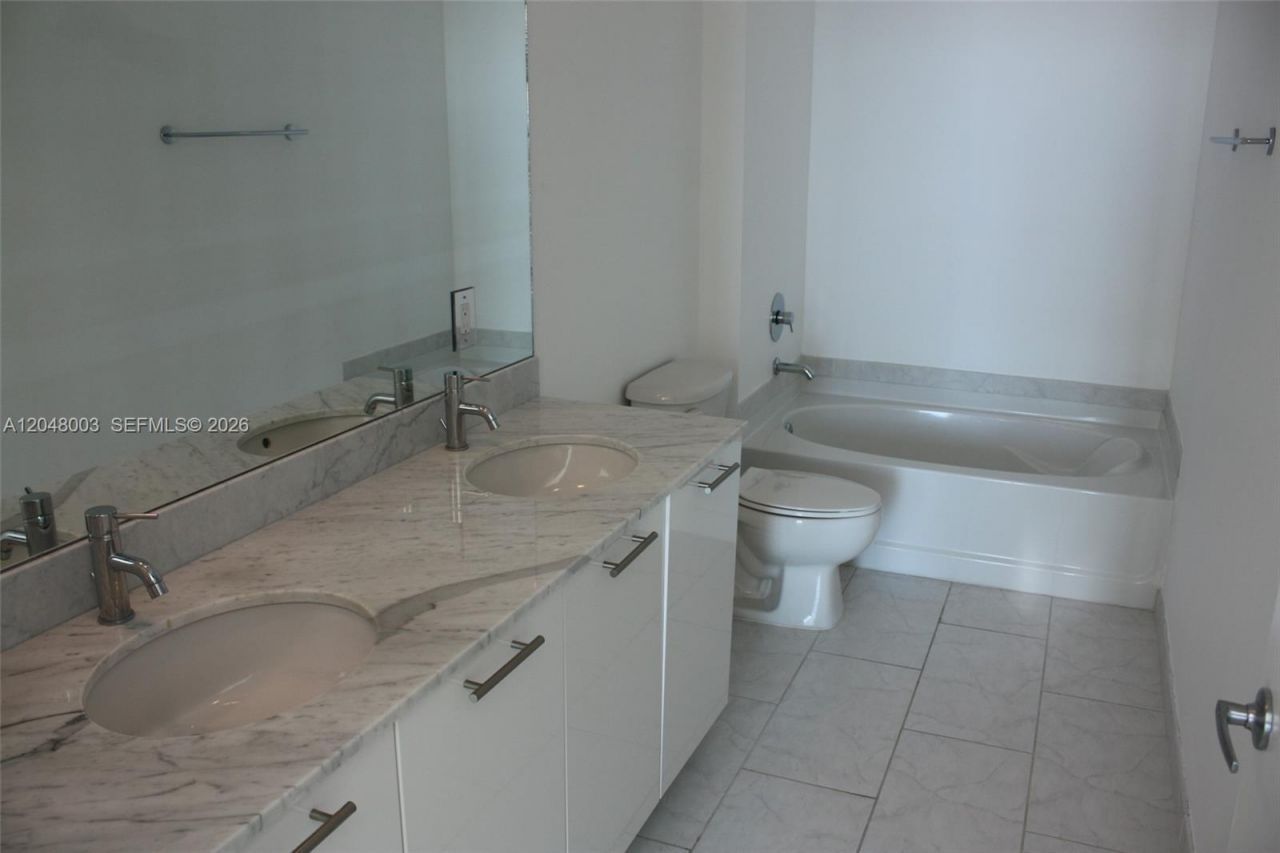 951 Brickell Ave , Unit 4006, Miami, FL 33131 Photo