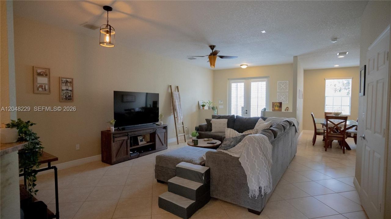 5808 Hampton Hills Blvd , Tamarac, FL 33321 Photo