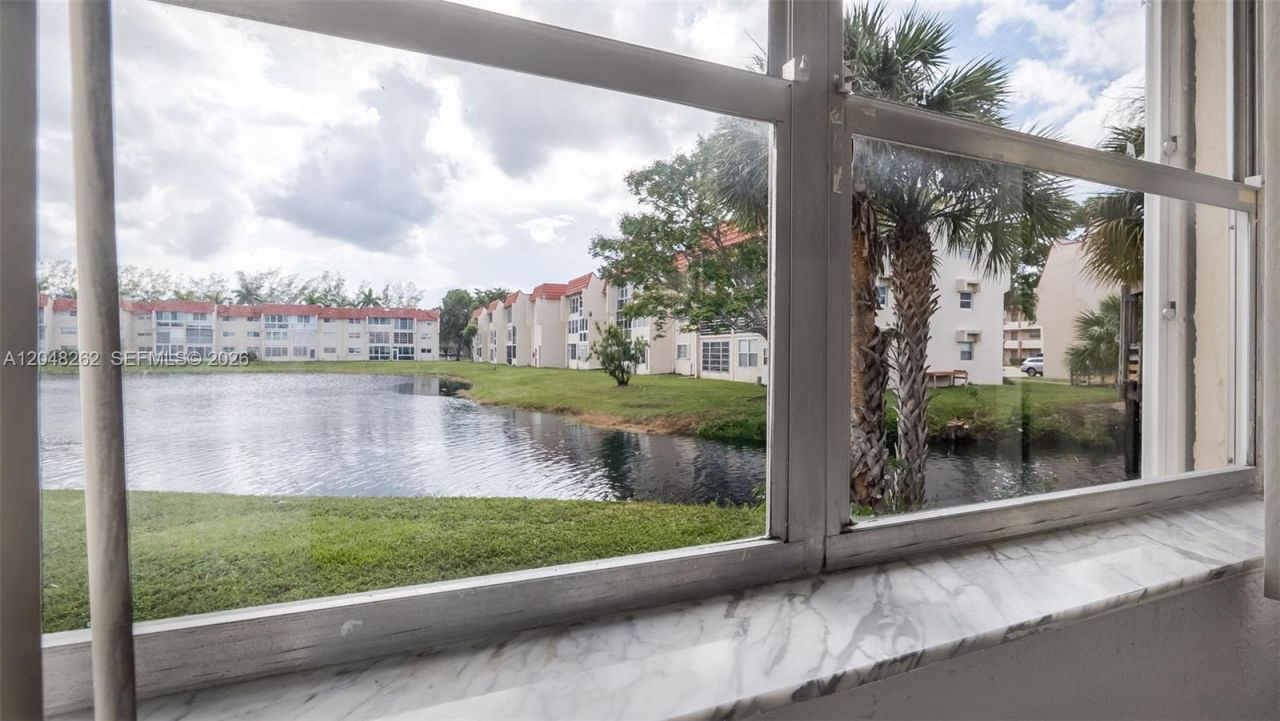 2851 E Sunrise Lakes Dr , Unit 106, Sunrise, FL 33322 Photo
