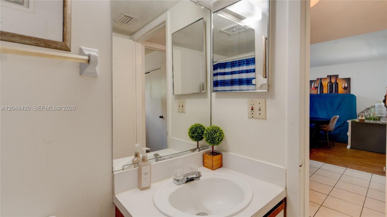 3409 NW 44th St , Unit 101, Oakland Park, FL 33309 Photo