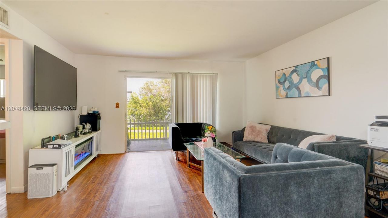3409 NW 44th St , Unit 101, Oakland Park, FL 33309 Photo