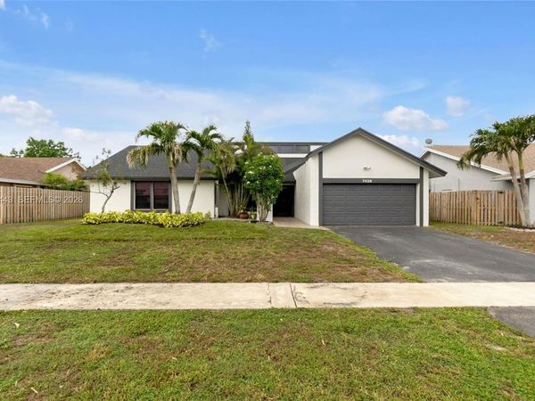 7428 NW 49th Ct , Lauderhill, FL 33319
