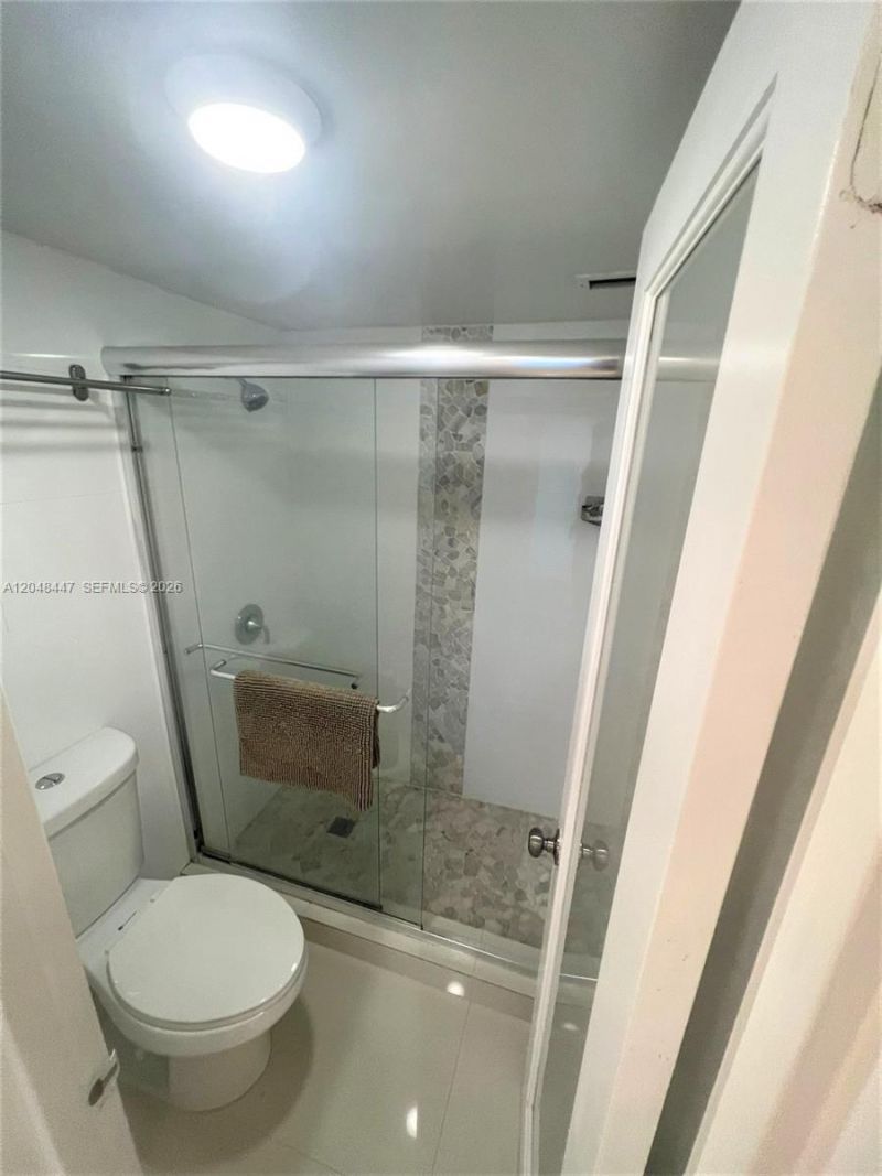 5701 Collins Ave , Unit 1703, Miami Beach, FL 33140 Photo