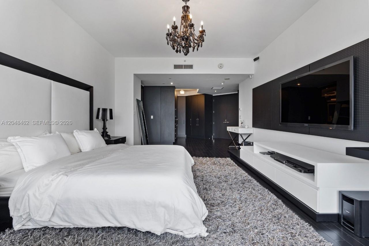 1425 Brickell Ave , Unit 42E, Miami, FL 33131 Photo