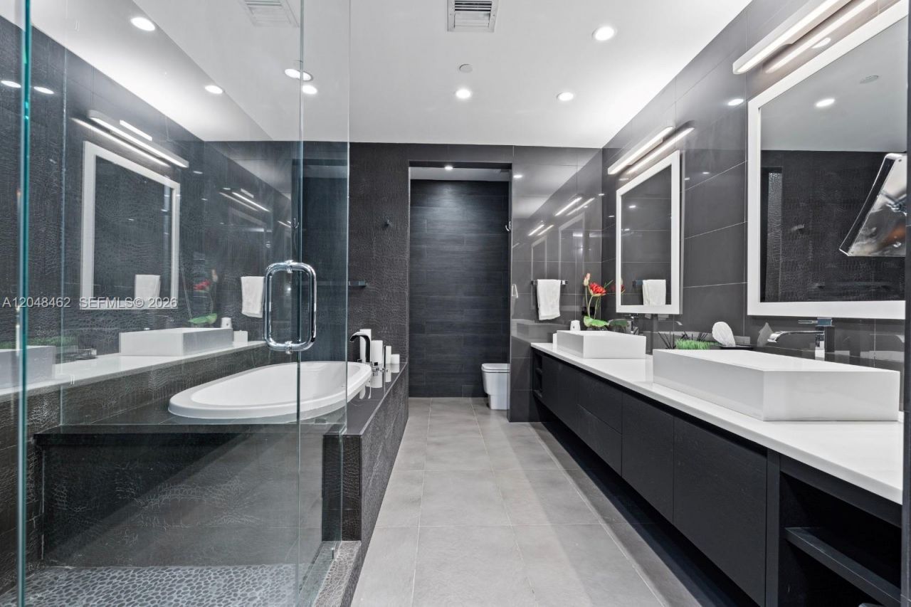 1425 Brickell Ave , Unit 42E, Miami, FL 33131 Photo